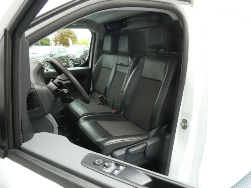 Photo 4 de l'offre de PEUGEOT EXPERT FOURGON 2.0 BlueHDi 145 EAT8 ASPHALT GPS Attel. Galerie 1ère Main 23450.H.T à 23450€ chez Mérignac auto