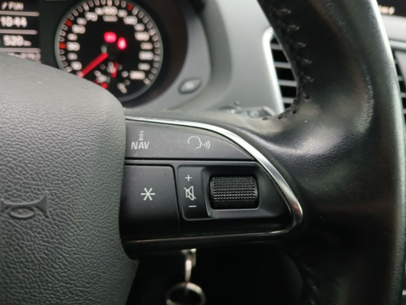 Photo 22 de l'offre de AUDI Q3 2.0 TDI 140 BVM6 AMBIENTE TOE GPS LED Radars à 13950€ chez Mérignac auto