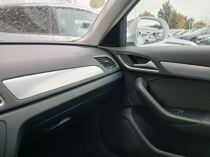 Photo 33 de l'offre de AUDI Q3 2.0 TDI 140 BVM6 AMBIENTE TOE GPS LED Radars à 13950€ chez Mérignac auto