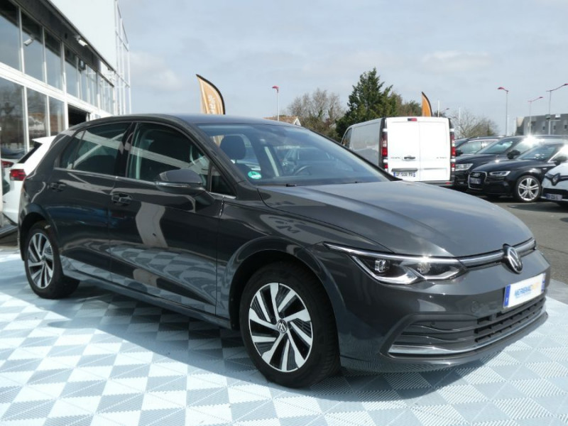 Photo 44 de l'offre de VOLKSWAGEN GOLF VIII 1.4 HYBRID 204 STYLE GPS ACC LED+ 1ère Main à 26950€ chez Mérignac auto