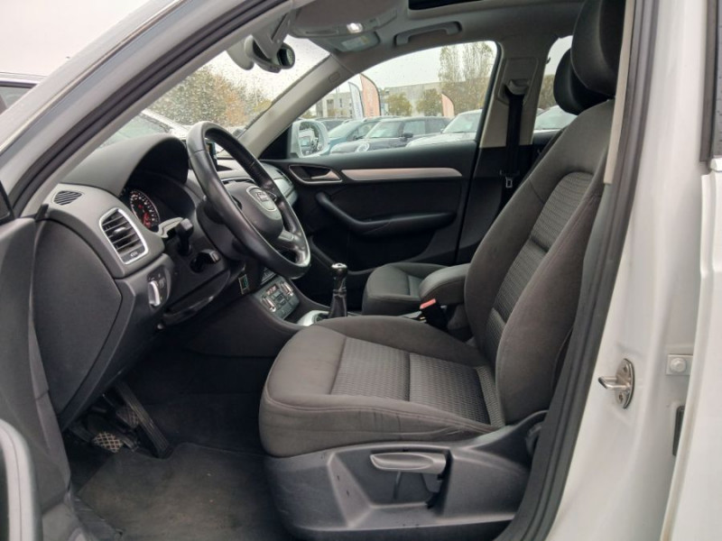 Photo 15 de l'offre de AUDI Q3 2.0 TDI 140 BVM6 AMBIENTE TOE GPS LED Radars à 13950€ chez Mérignac auto