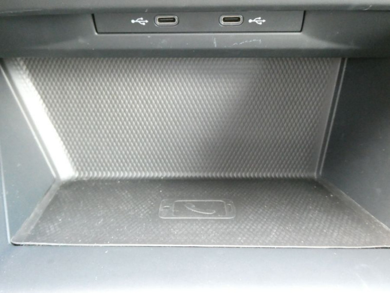 Photo 25 de l'offre de VOLKSWAGEN GOLF VIII 1.4 HYBRID 204 STYLE GPS ACC LED+ 1ère Main à 26950€ chez Mérignac auto