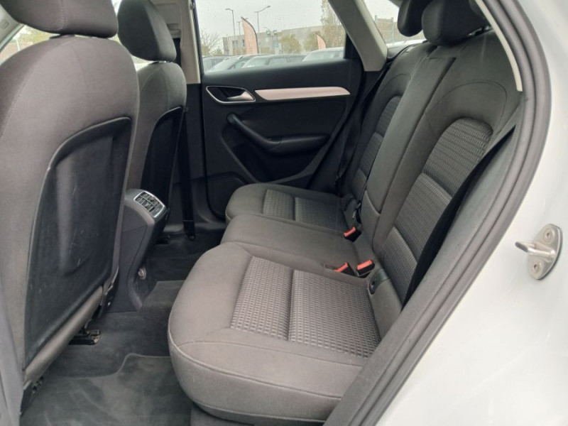 Photo 35 de l'offre de AUDI Q3 2.0 TDI 140 BVM6 AMBIENTE TOE GPS LED Radars à 13950€ chez Mérignac auto