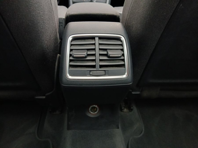 Photo 38 de l'offre de AUDI Q3 2.0 TDI 140 BVM6 AMBIENTE TOE GPS LED Radars à 13950€ chez Mérignac auto