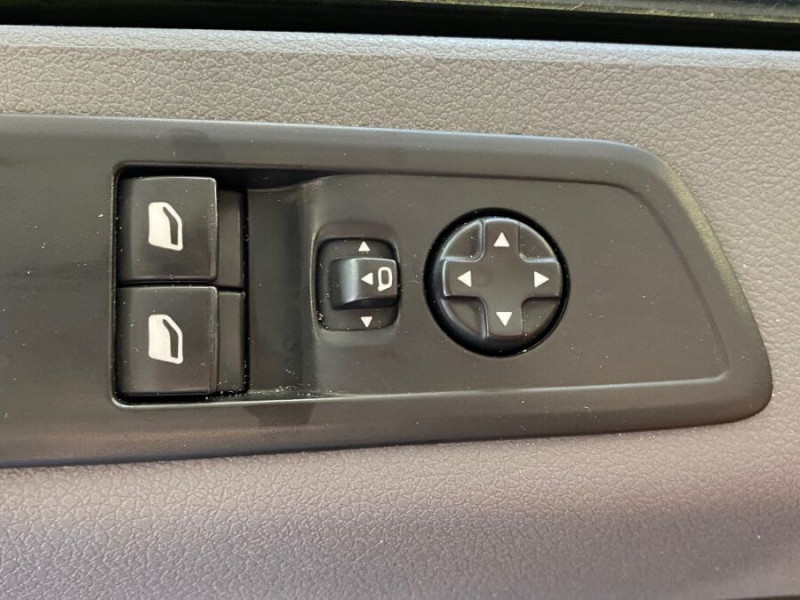 Photo 26 de l'offre de PEUGEOT EXPERT FOURGON 2.0 BlueHDi 145 EAT8 ASPHALT GPS Attel. Galerie 1ère Main 26450.H.T à 26450€ chez Mérignac auto