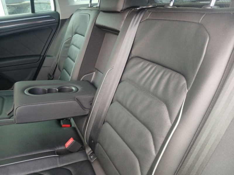 Photo 11 de l'offre de VOLKSWAGEN TIGUAN II (2) 2.0 TDI 150 DSG 2WD ELEGANCE CUIR Camera ACC Hayon EL. JA18 1ère Main à 32490€ chez Mérignac auto
