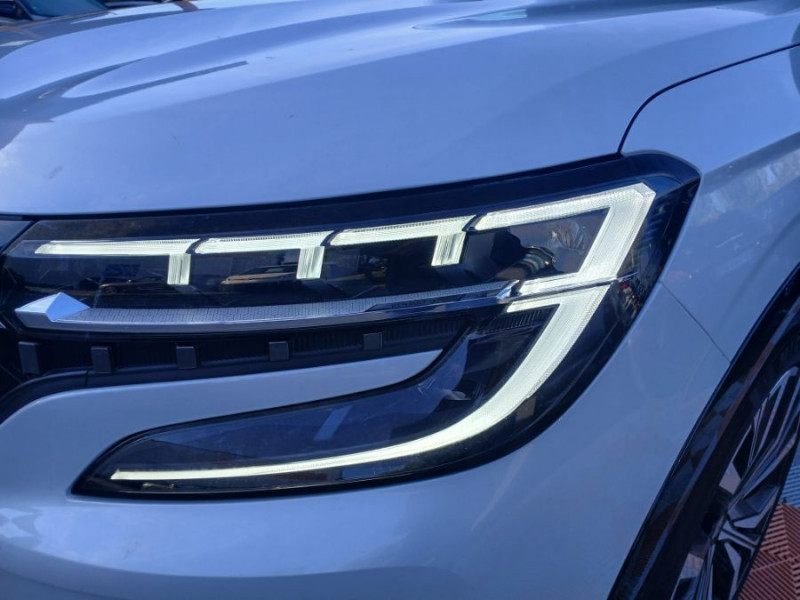 Photo 42 de l'offre de RENAULT AUSTRAL 1.2 E-TECH 200 FULL HYBRID ICONIC TOIT Pano Hayon EL Cam 360° JA20p à 32450€ chez Mérignac auto