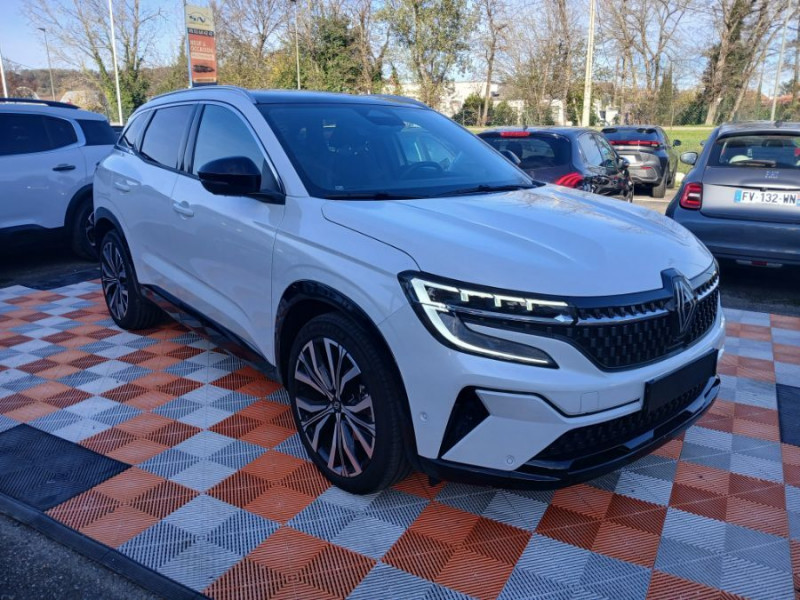 Photo 2 de l'offre de RENAULT AUSTRAL 1.2 E-TECH 200 FULL HYBRID ICONIC TOIT Pano Hayon EL Cam 360° JA20p à 32450€ chez Mérignac auto