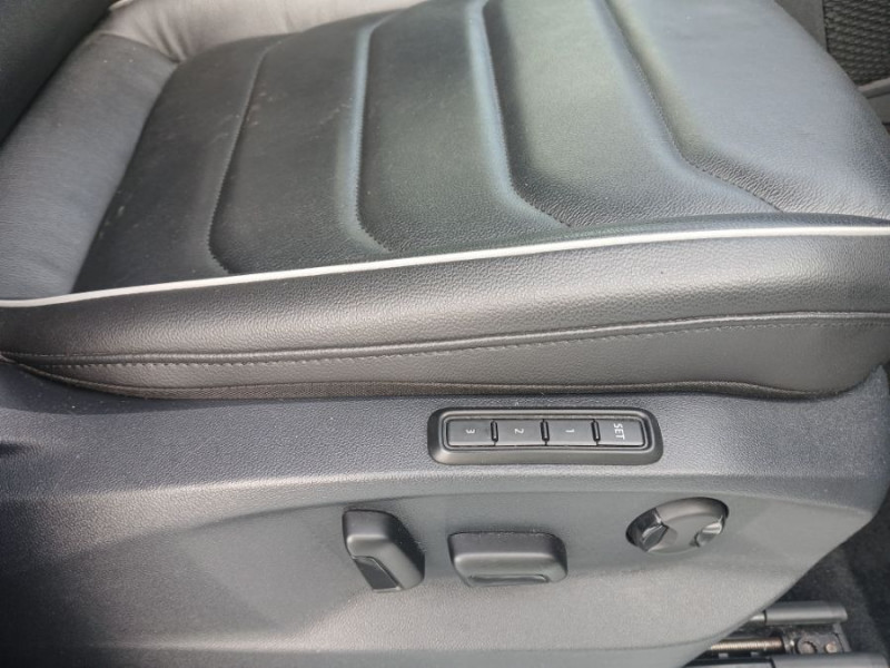 Photo 27 de l'offre de VOLKSWAGEN TIGUAN II (2) 2.0 TDI 150 DSG 2WD ELEGANCE CUIR Camera ACC Hayon EL. JA18 1ère Main à 32490€ chez Mérignac auto