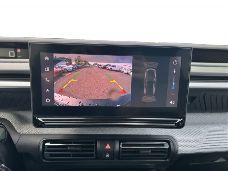 Photo 7 de l'offre de CITROEN C3 NEW 1.2 PureTech 100 BVM6 MAX GPS Camera à 17970€ chez Mérignac auto