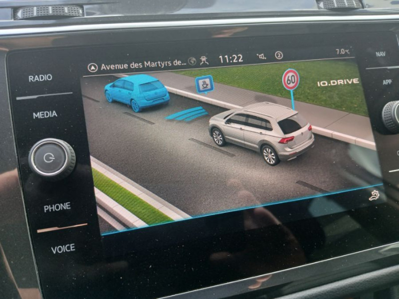 Photo 19 de l'offre de VOLKSWAGEN TIGUAN II (2) 2.0 TDI 150 DSG 2WD ELEGANCE CUIR Camera ACC Hayon EL. JA18 1ère Main à 32490€ chez Mérignac auto