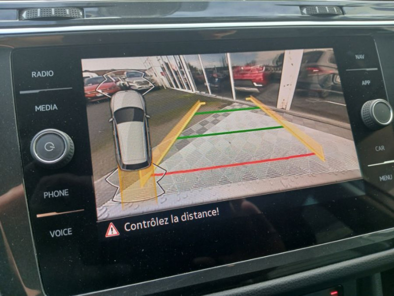 Photo 18 de l'offre de VOLKSWAGEN TIGUAN II (2) 2.0 TDI 150 DSG 2WD ELEGANCE CUIR Camera ACC Hayon EL. JA18 1ère Main à 32490€ chez Mérignac auto