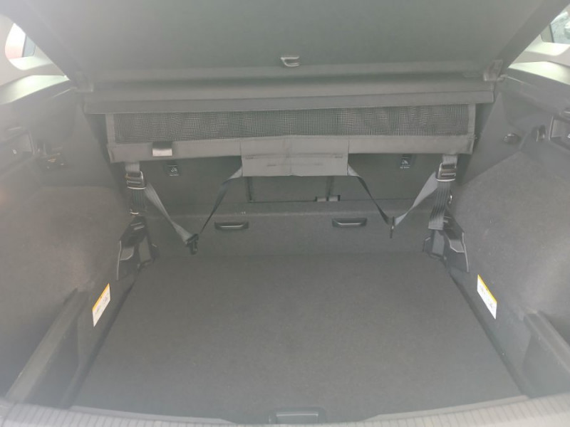 Photo 14 de l'offre de VOLKSWAGEN TIGUAN II (2) 2.0 TDI 150 DSG 2WD ELEGANCE CUIR Camera ACC Hayon EL. JA18 1ère Main à 32490€ chez Mérignac auto