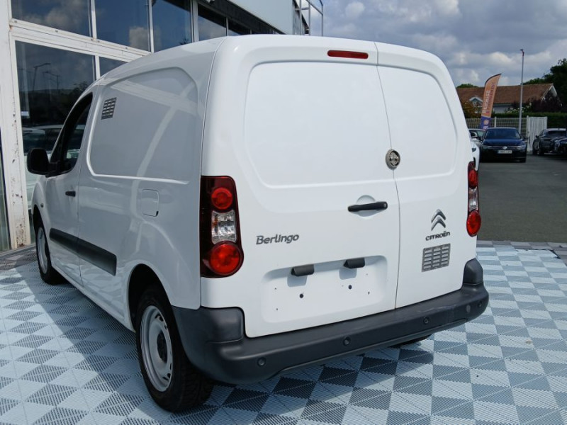 Photo 10 de l'offre de CITROEN BERLINGO FOURGON 1.6 BlueHDi 100 ETG6 CLUB GPS Casiers 10450 .H.T. à 10450€ chez Mérignac auto