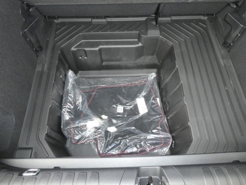 Photo 15 de l'offre de FORD PUMA 1.0 EcoBoost 155 DCT7 HYBRID MHEV ST LINE 3550€ d'Options -33% sous Neuf à 22950€ chez Mérignac auto