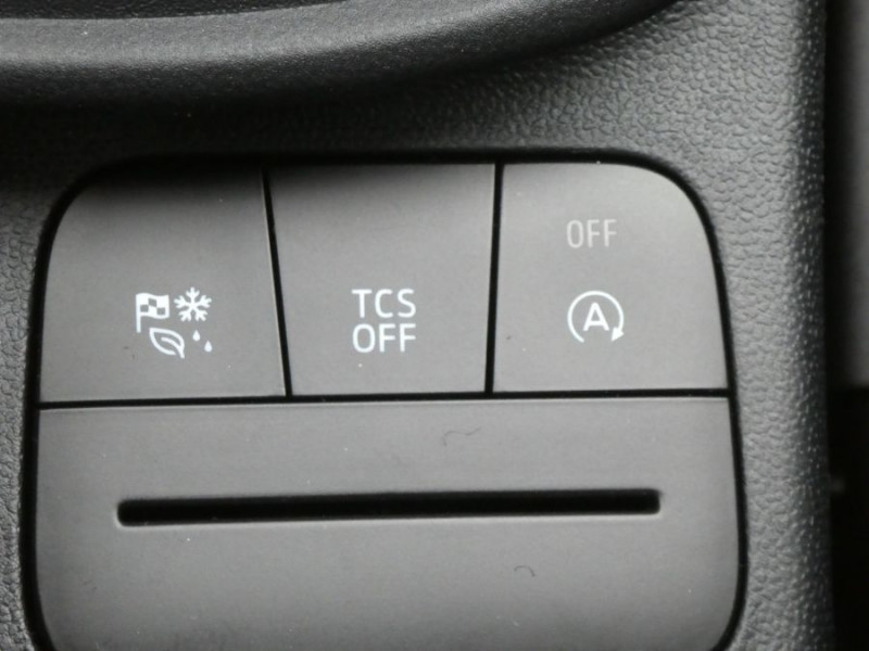 Photo 28 de l'offre de FORD PUMA 1.0 EcoBoost 155 DCT7 HYBRID MHEV ST LINE 3550€ d'Options -33% sous Neuf à 22950€ chez Mérignac auto