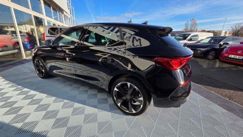 Photo 6 de l'offre de CUPRA LEON IV 1.5 TSI 150 DSG GPS Camera JA18 SC Key Less à 27950€ chez Mérignac auto