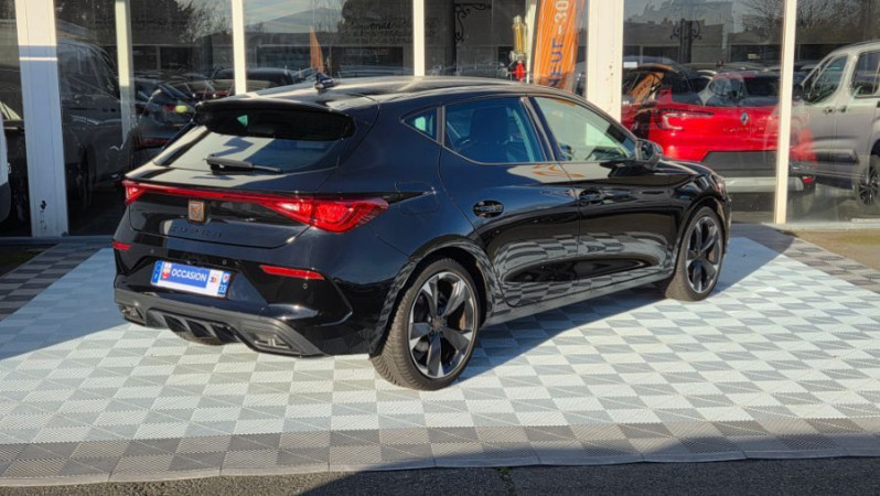 Photo 4 de l'offre de CUPRA LEON IV 1.5 TSI 150 DSG GPS Camera JA18 SC Key Less à 27950€ chez Mérignac auto