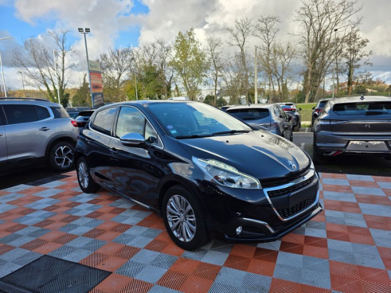 Peugeot 208 1.2 PureTech 82 ALLURE GPS JA Radar ESSENCE BLEU MARINE Occasion à vendre