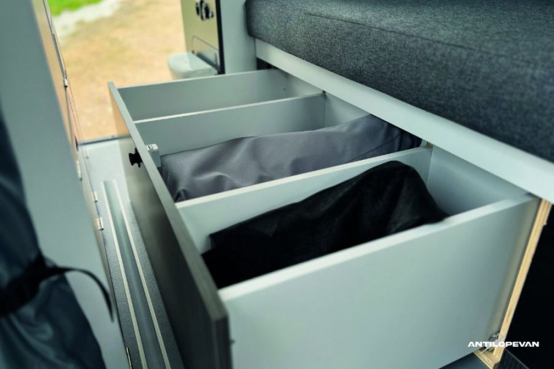 Photo 43 de l'offre de RENAULT TRAFIC VAN ANTILOPE VAN Aménagé FLEX PLUS 2.0 DCi 130 BVM6 L1 PK Confort 4PL Attel+Pte Vélo DISPO à 56000€ chez Mérignac auto