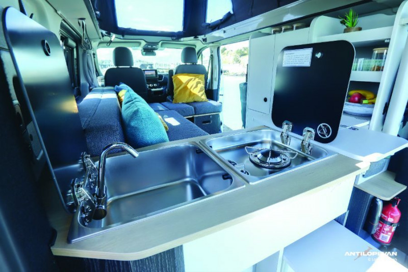 Photo 46 de l'offre de RENAULT TRAFIC VAN ANTILOPE VAN Aménagé FLEX PLUS 2.0 DCi 130 BVM6 L1 PK Confort 4PL Attel+Pte Vélo DISPO à 56000€ chez Mérignac auto