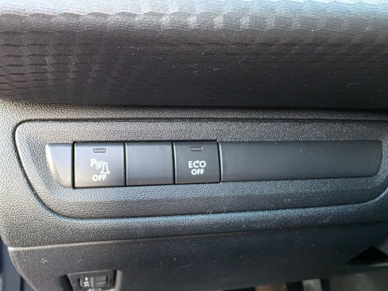 Photo 18 de l'offre de PEUGEOT 208 1.2 PureTech 82 ALLURE GPS JA Radar à 10450€ chez Mérignac auto