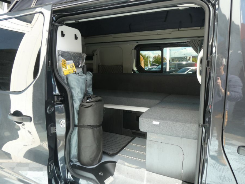 Photo 3 de l'offre de RENAULT TRAFIC VAN ANTILOPE VAN Aménagé FLEX PLUS 2.0 DCi 130 BVM6 L1 PK Confort 4PL Attel+Pte Vélo DISPO à 56000€ chez Mérignac auto