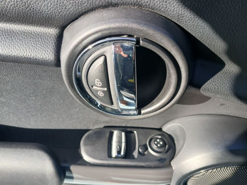 Photo 16 de l'offre de MINI MINI III ONE 102 BVM6 3P CLIM Bluetooth JA16p à 11450€ chez Mérignac auto