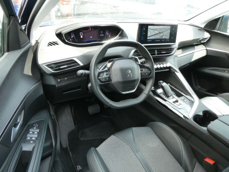 Photo 16 de l'offre de PEUGEOT 3008 II (2) 1.5 BlueHDi 130 EAT8 ALLURE Camera à 25980€ chez Mérignac auto