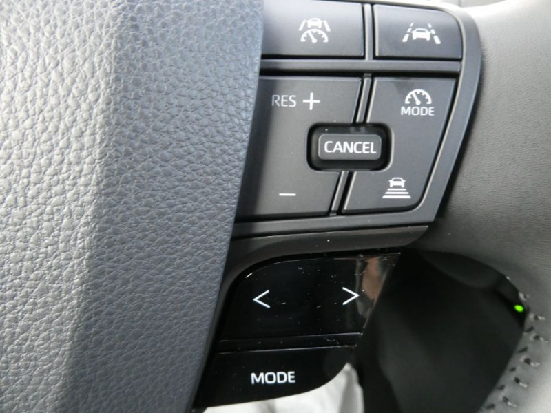 Photo 26 de l'offre de TOYOTA C-HR II 1.8 HYBRIDE 140 CVT 2WD DESIGN GPS 12.3 Camera JA18 Diam. Induction à 29950€ chez Mérignac auto