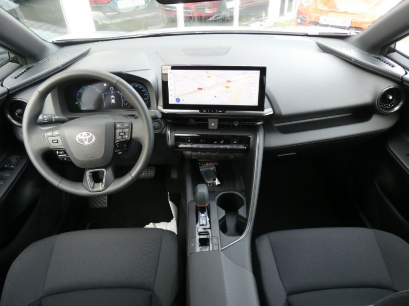 Photo 15 de l'offre de TOYOTA C-HR II 1.8 HYBRIDE 140 CVT 2WD DESIGN GPS 12.3 Camera JA18 Diam. Induction à 29950€ chez Mérignac auto