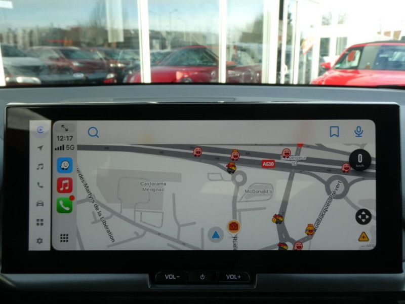 Photo 7 de l'offre de TOYOTA C-HR II 1.8 HYBRIDE 140 CVT 2WD DESIGN GPS 12.3 Camera JA18 Diam. Induction à 29950€ chez Mérignac auto