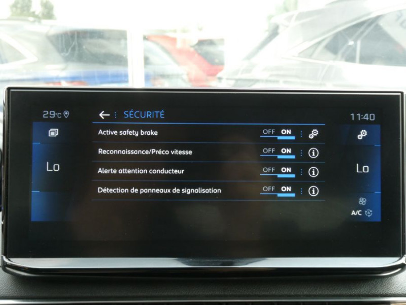 Photo 21 de l'offre de PEUGEOT 3008 II (2) 1.5 BlueHDi 130 EAT8 ALLURE Camera à 25980€ chez Mérignac auto