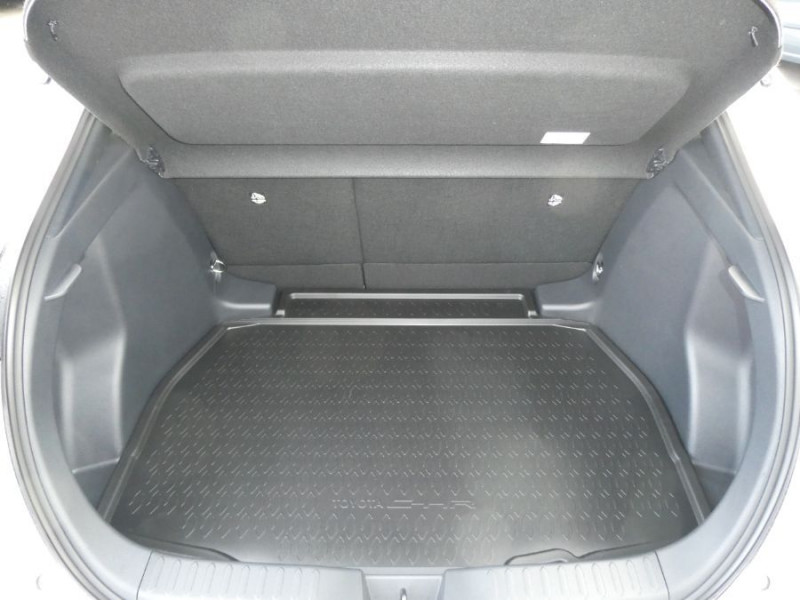 Photo 19 de l'offre de TOYOTA C-HR II 1.8 HYBRIDE 140 CVT 2WD DESIGN GPS 12.3 Camera JA18 Diam. Induction à 29950€ chez Mérignac auto