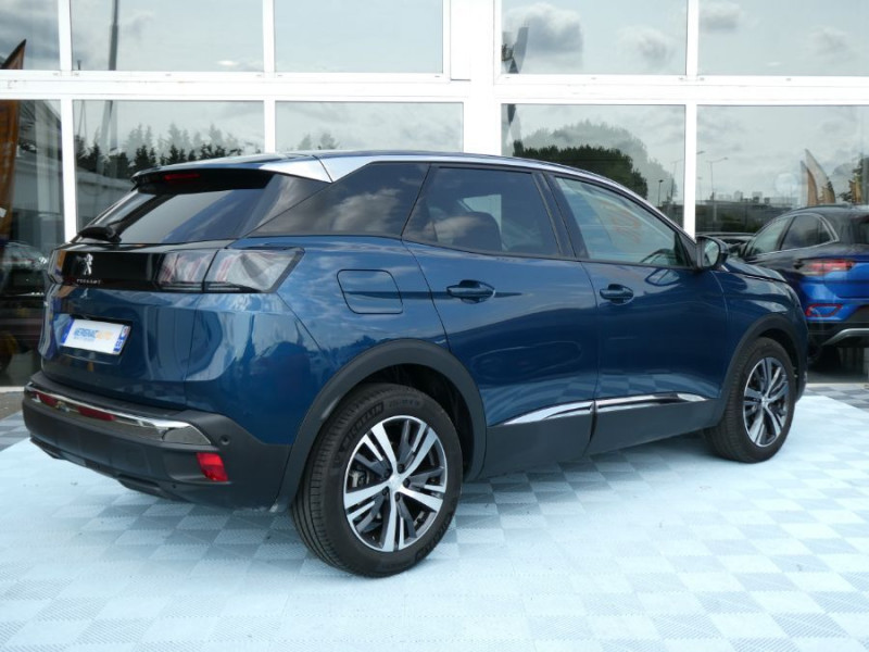 Photo 3 de l'offre de PEUGEOT 3008 II (2) 1.5 BlueHDi 130 EAT8 ALLURE Camera à 25980€ chez Mérignac auto