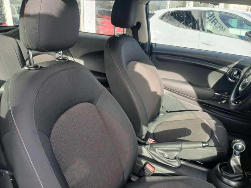 Photo 8 de l'offre de MINI MINI III ONE 102 BVM6 3P CLIM Bluetooth JA16p à 11450€ chez Mérignac auto