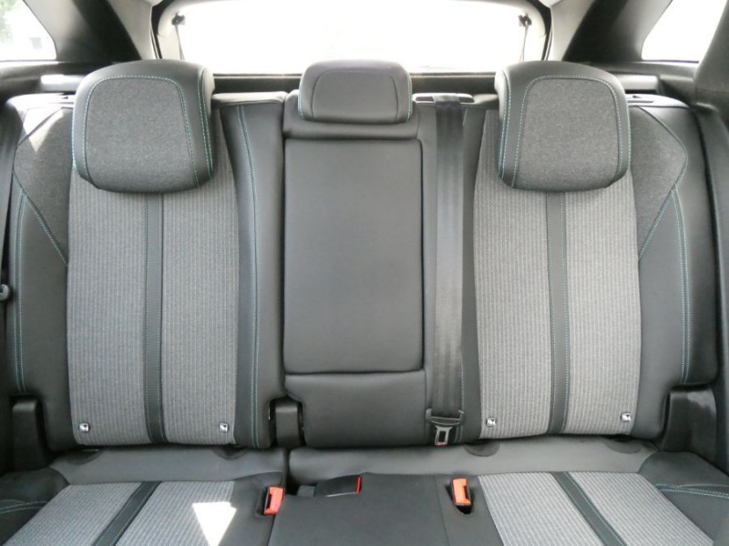 Photo 35 de l'offre de PEUGEOT 3008 II (2) 1.5 BlueHDi 130 EAT8 ALLURE Camera à 25980€ chez Mérignac auto