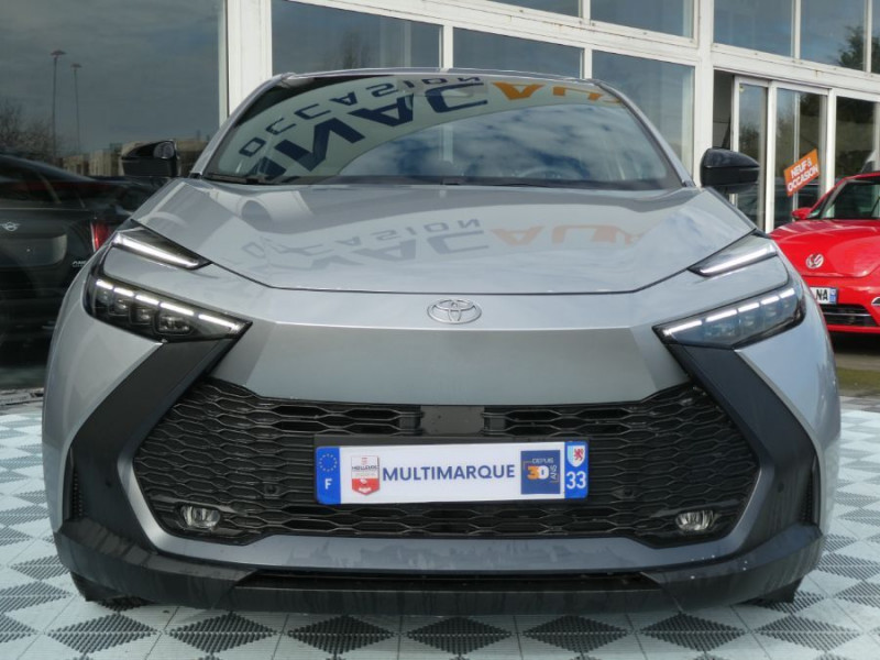 Photo 9 de l'offre de TOYOTA C-HR II 1.8 HYBRIDE 140 CVT 2WD DESIGN GPS 12.3 Camera JA18 Diam. Induction à 29950€ chez Mérignac auto