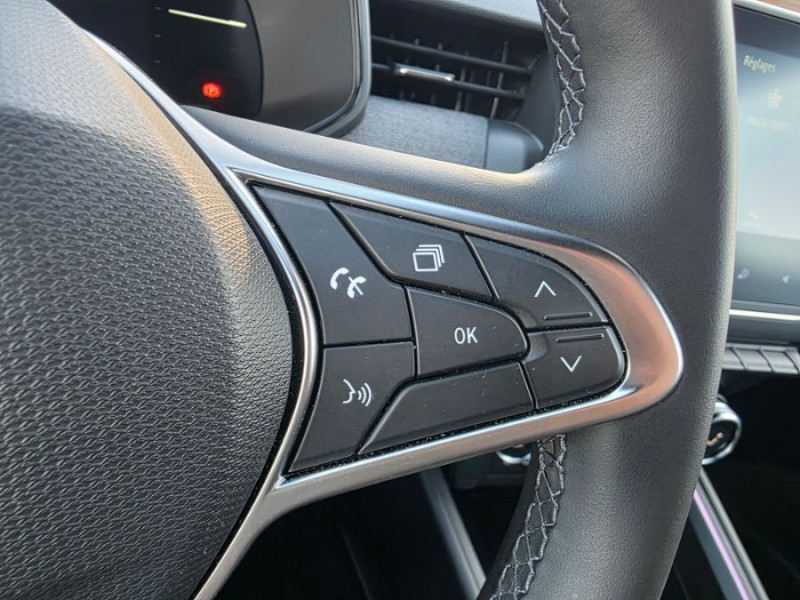 Photo 28 de l'offre de RENAULT CLIO V 0.9 TCe 90 BVM6 TECHNO GPS Camera JA16 à 18950€ chez Mérignac auto