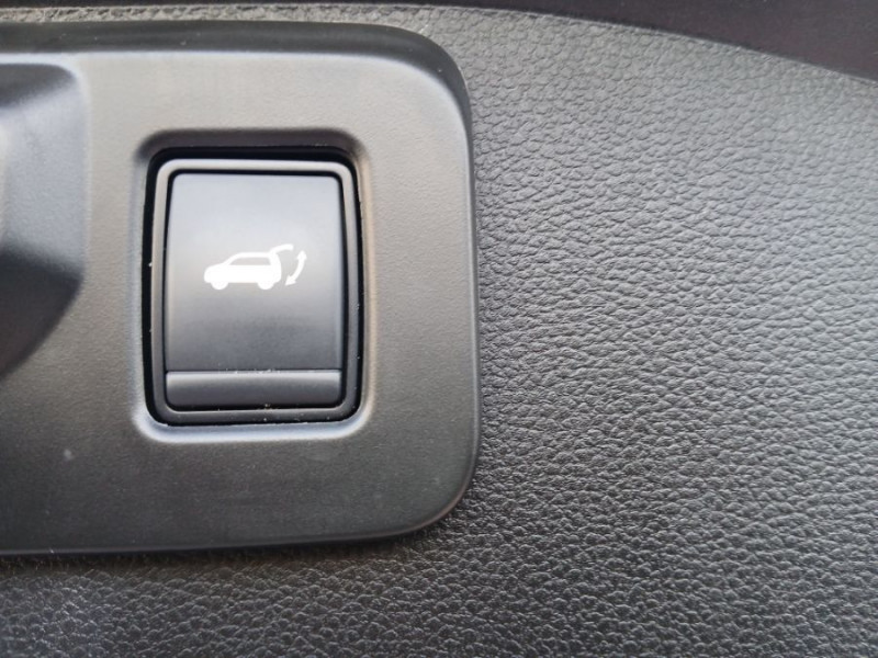 Photo 10 de l'offre de RENAULT AUSTRAL 1.2 E-TECH 200 FULL HYBRID ICONIC TOIT Pano Hayon EL Cam 360° JA20p à 32450€ chez Mérignac auto