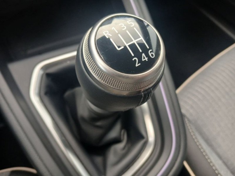 Photo 19 de l'offre de RENAULT CLIO V 0.9 TCe 90 BVM6 TECHNO GPS Camera JA16 à 18770€ chez Mérignac auto