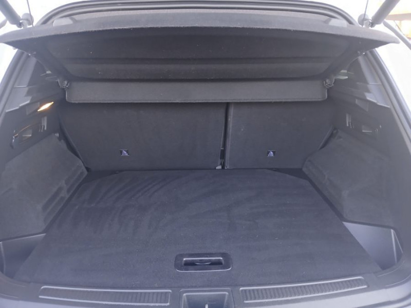 Photo 15 de l'offre de RENAULT AUSTRAL 1.2 E-TECH 200 FULL HYBRID ICONIC TOIT Pano Hayon EL Cam 360° JA20p à 32450€ chez Mérignac auto