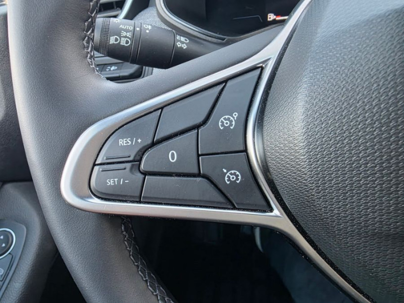 Photo 29 de l'offre de RENAULT CLIO V 0.9 TCe 90 BVM6 TECHNO GPS Camera JA16 à 18950€ chez Mérignac auto