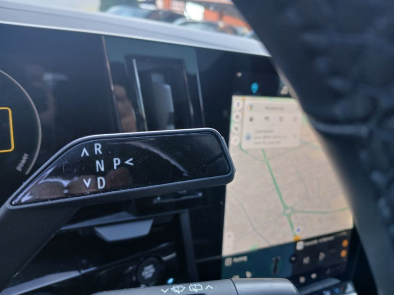 Photo 20 de l'offre de RENAULT AUSTRAL 1.2 E-TECH 200 FULL HYBRID ICONIC TOIT Pano Hayon EL Cam 360° JA20p à 32450€ chez Mérignac auto