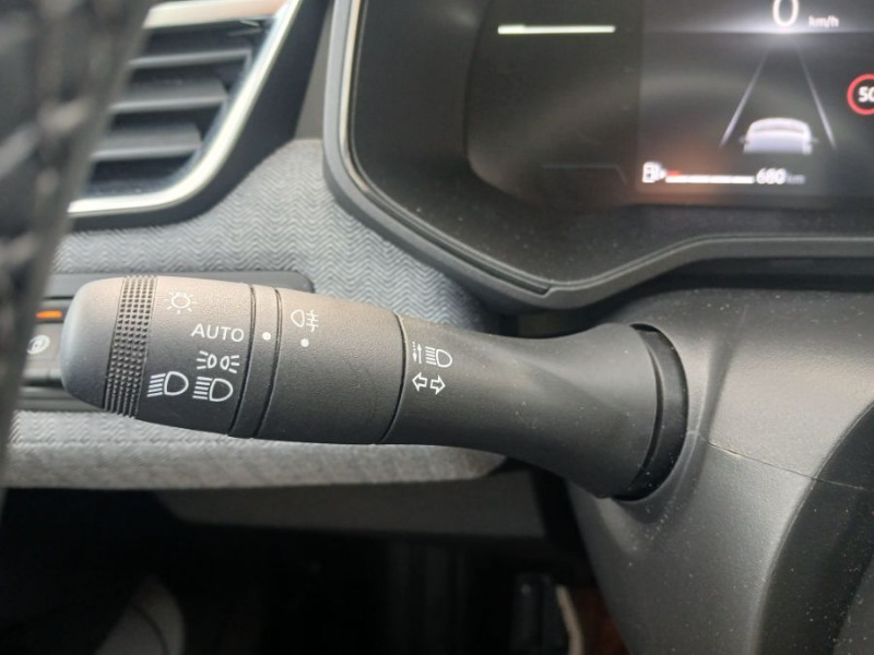 Photo 37 de l'offre de RENAULT CLIO V 0.9 TCe 90 BVM6 TECHNO GPS Camera JA16 à 18770€ chez Mérignac auto