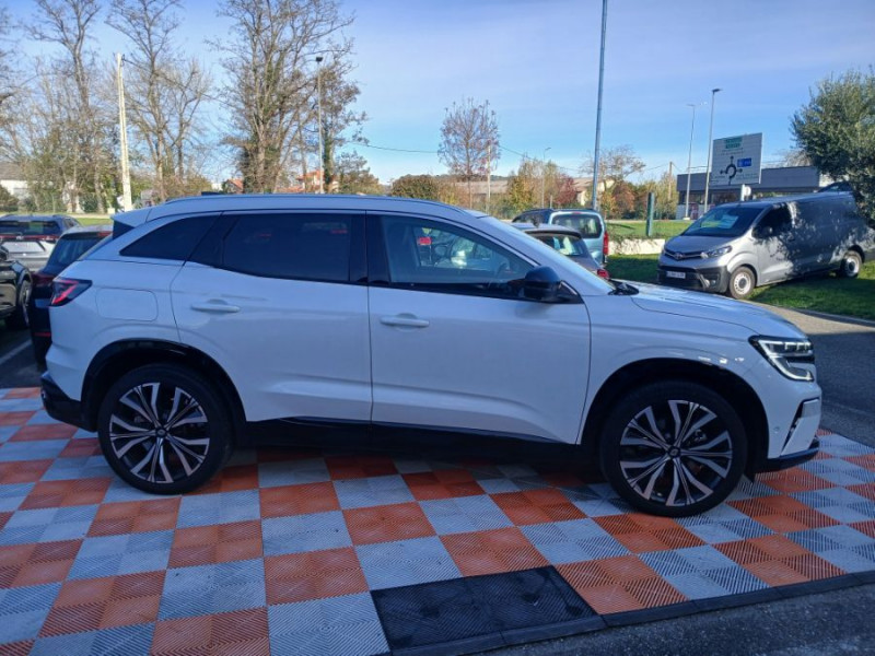 Photo 13 de l'offre de RENAULT AUSTRAL 1.2 E-TECH 200 FULL HYBRID ICONIC TOIT Pano Hayon EL Cam 360° JA20p à 32450€ chez Mérignac auto