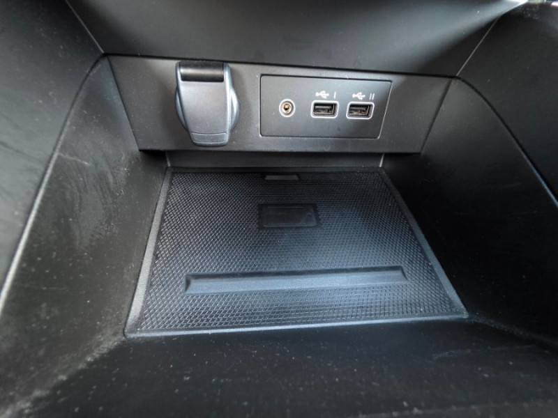 Photo 25 de l'offre de RENAULT CLIO V 0.9 TCe 90 BVM6 TECHNO GPS Camera JA16 à 18950€ chez Mérignac auto