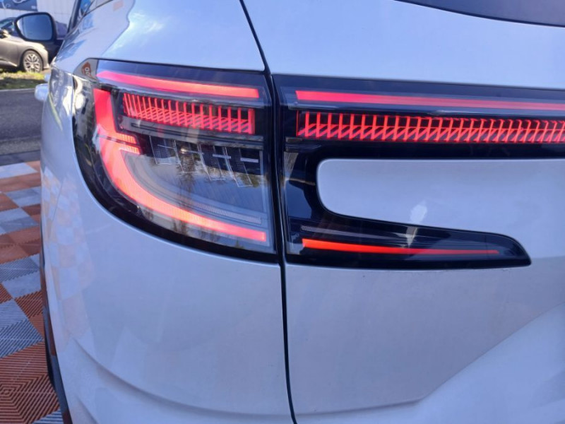 Photo 35 de l'offre de RENAULT AUSTRAL 1.2 E-TECH 200 FULL HYBRID ICONIC TOIT Pano Hayon EL Cam 360° JA20p à 32450€ chez Mérignac auto