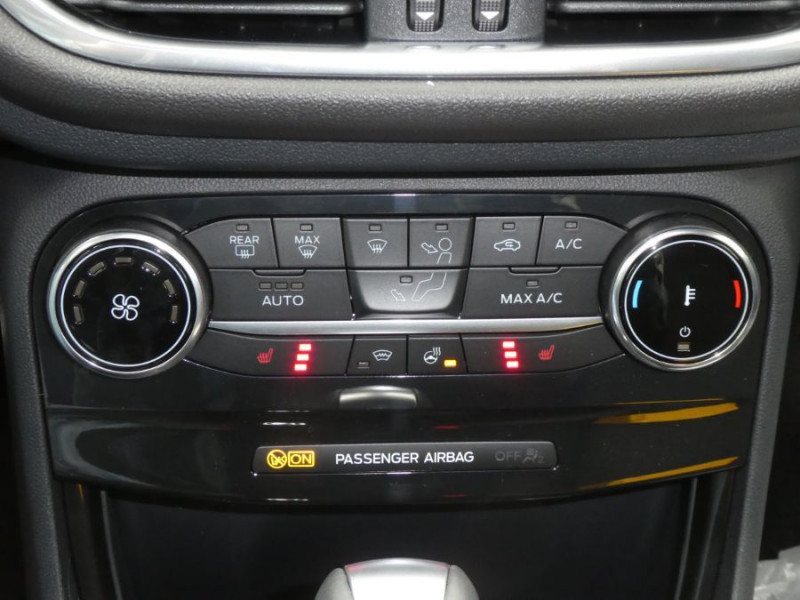 Photo 15 de l'offre de FORD PUMA 1.0 EcoBoost 155 DCT7 HYBRID MHEV ST LINE 3550€ d'Options -30% sous Neuf à 23950€ chez Mérignac auto