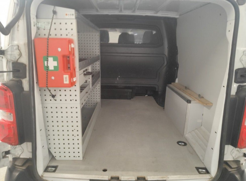 Photo 2 de l'offre de PEUGEOT EXPERT Double Cabine LONG L3 2.0 BlueHDi 180 EAT8 DC 6PL GPS Galerie Attel. 27950.H.T à 27950€ chez Mérignac auto